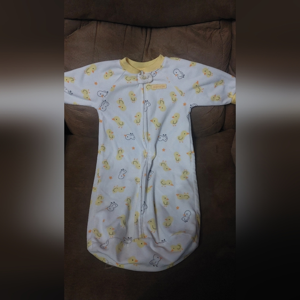 🍂❄️ Carter's Yellow and White Sleep Sacks with Duck Print